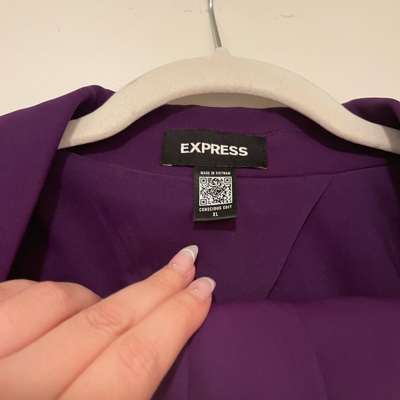Like new eggplant Express suit - Picture 3 of 6